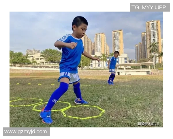 探索甩胯足球的魅力与技巧让你在球场上尽显风采与自信